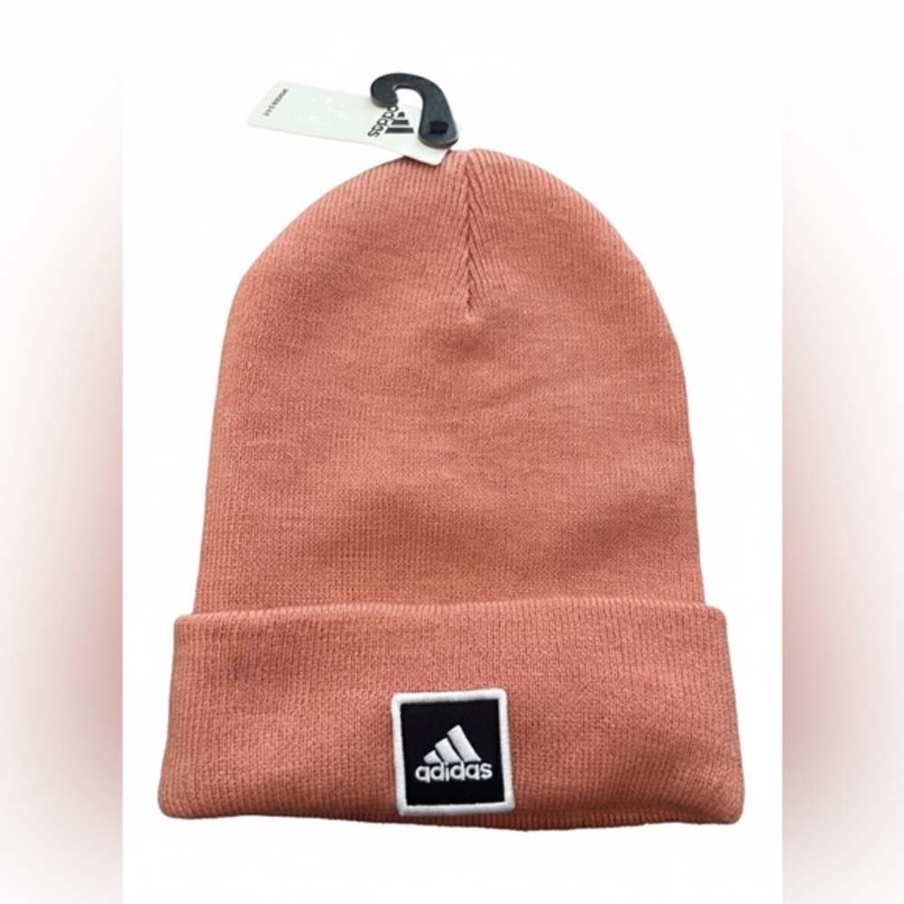 Adidas beanie-Women’s • NWT • only 1 available